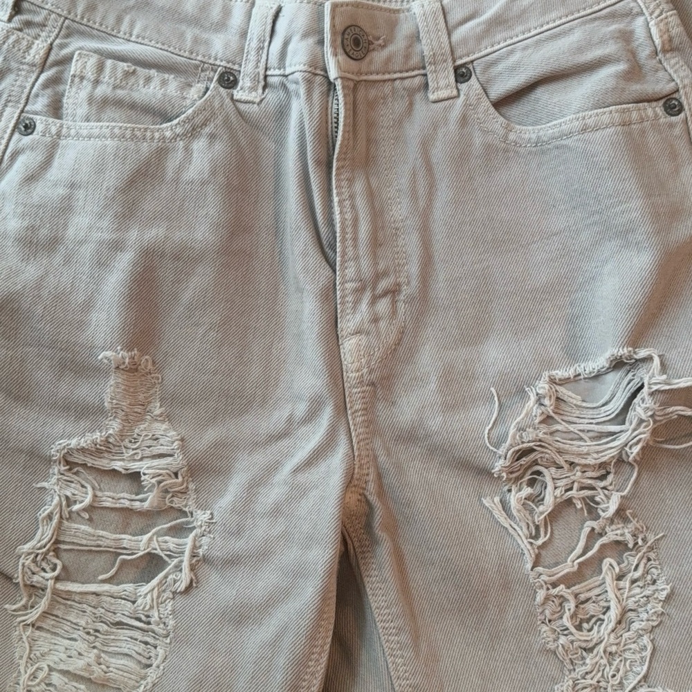 American Eagle Outfitters Light Gray Distressed Boyfriend Jeans